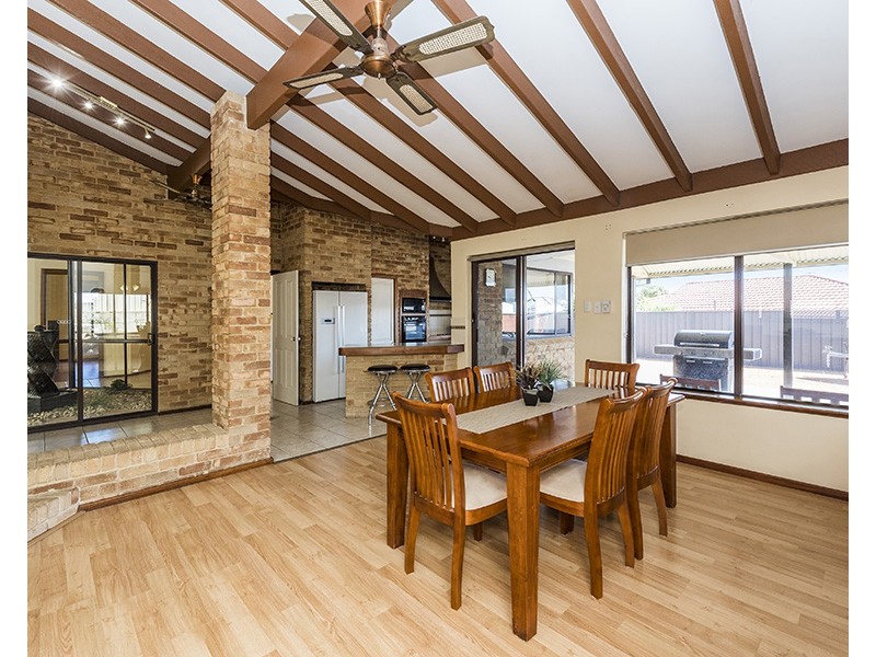 42 Barnes Avenue, Australind WA 6233