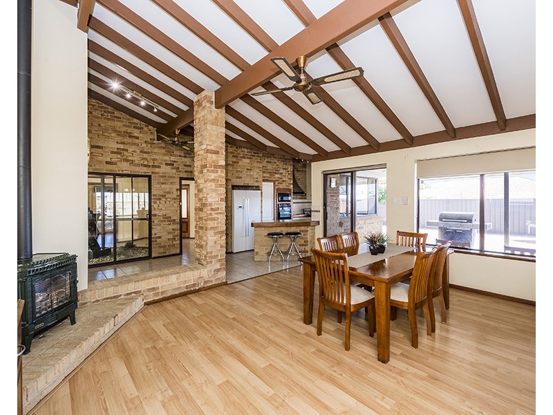 42 Barnes Avenue, Australind WA 6233