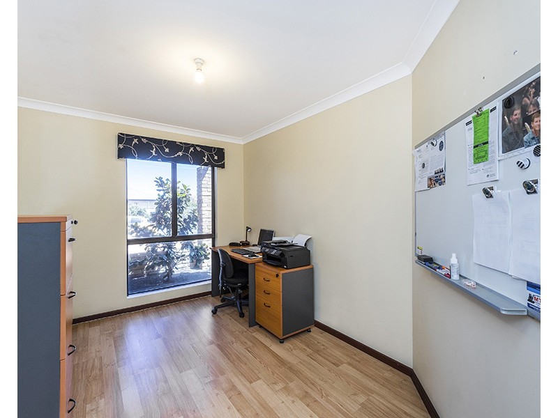 42 Barnes Avenue, Australind WA 6233