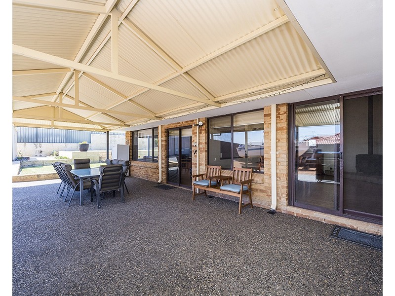 42 Barnes Avenue, Australind WA 6233