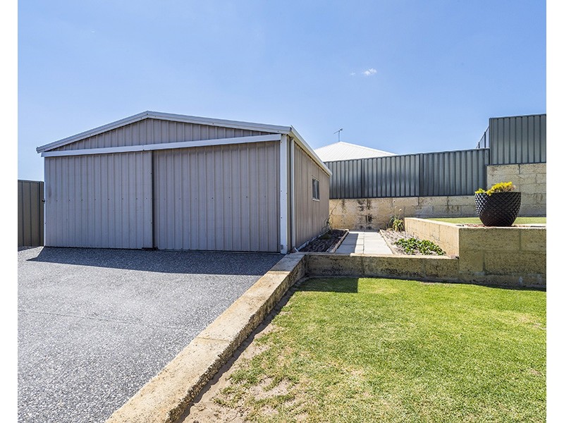 42 Barnes Avenue, Australind WA 6233