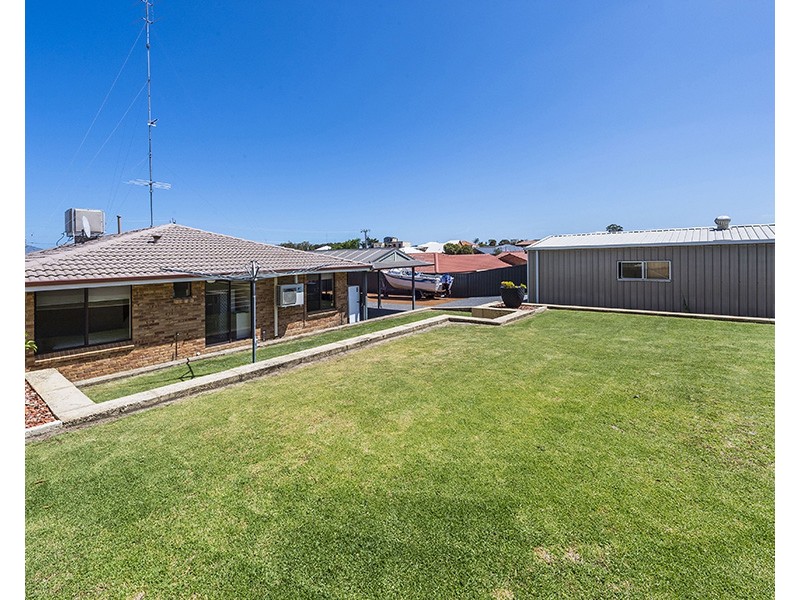 42 Barnes Avenue, Australind WA 6233
