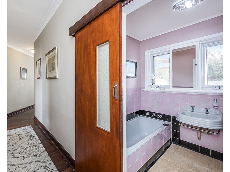 22 Carma Avenue, Collie WA 6225