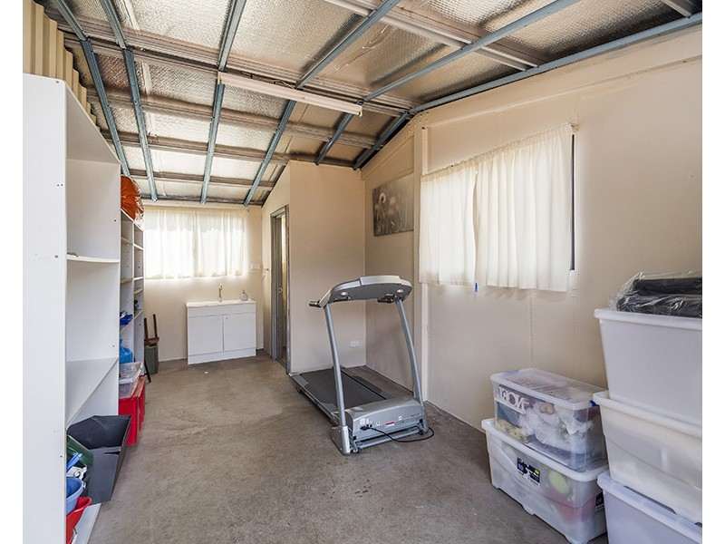 22 Carma Avenue, Collie WA 6225