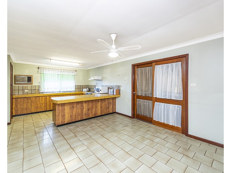 5 Murray Drive, Withers WA 6230