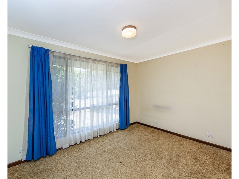 5 Murray Drive, Withers WA 6230