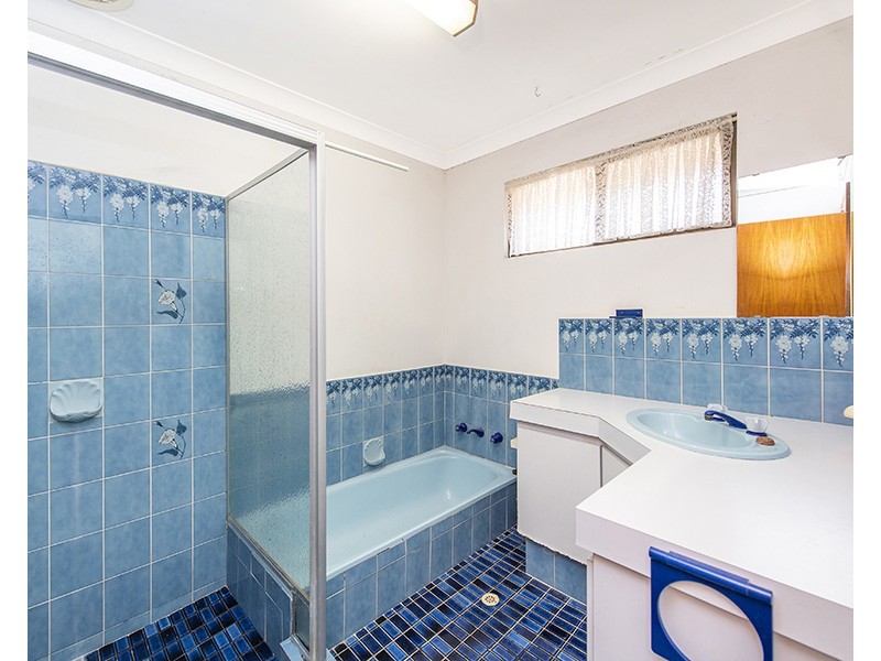 5 Murray Drive, Withers WA 6230