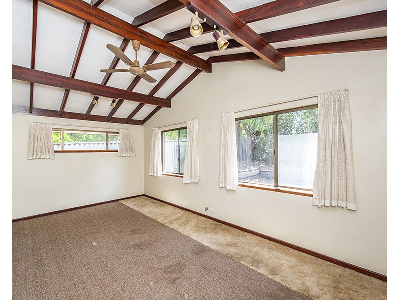 5 Murray Drive, Withers WA 6230