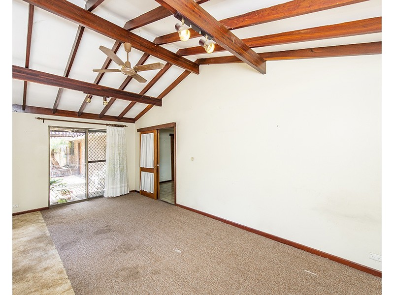 5 Murray Drive, Withers WA 6230