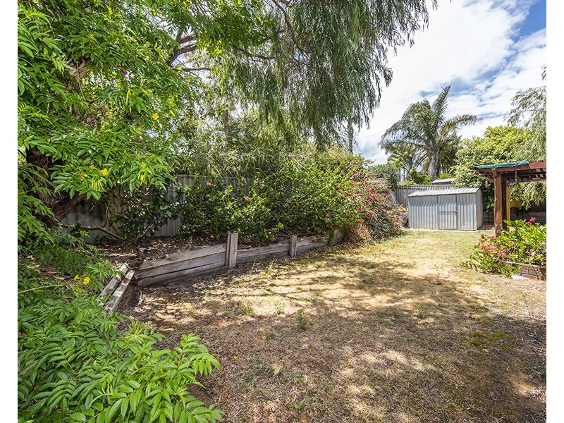 5 Murray Drive, Withers WA 6230