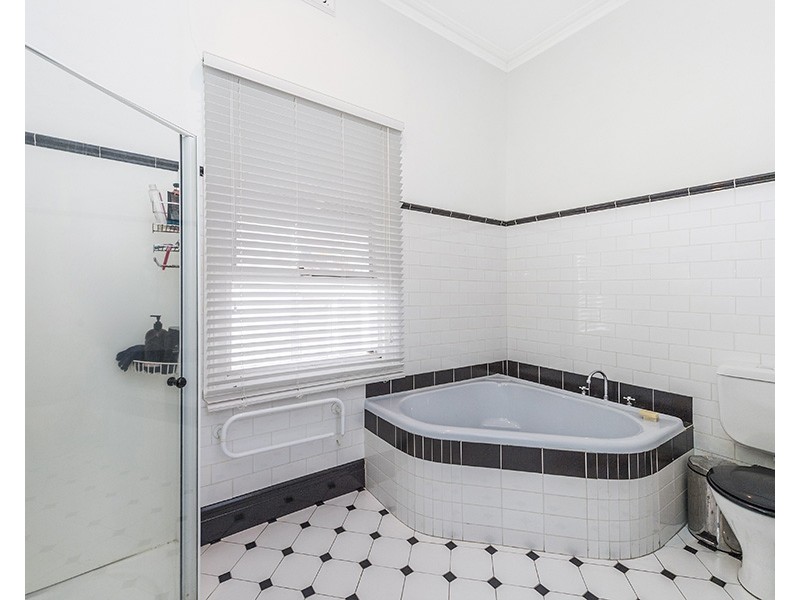 8 Oakley Street, Bunbury WA 6230