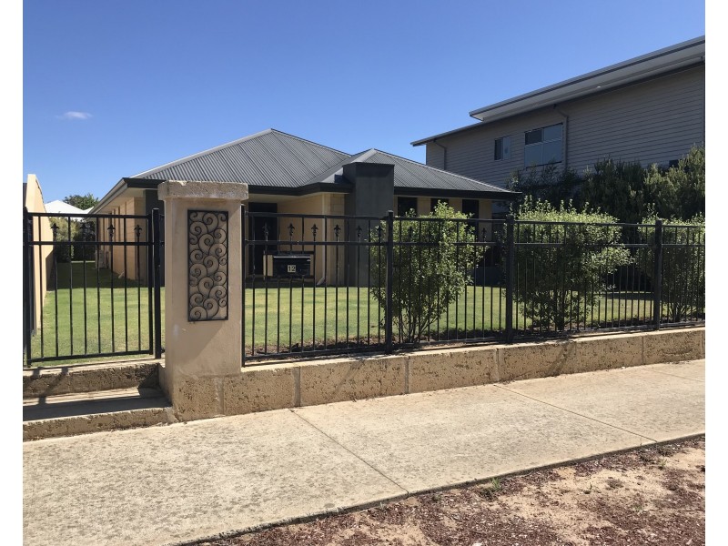 12 Seguret Parkway, Yalyalup WA 6280