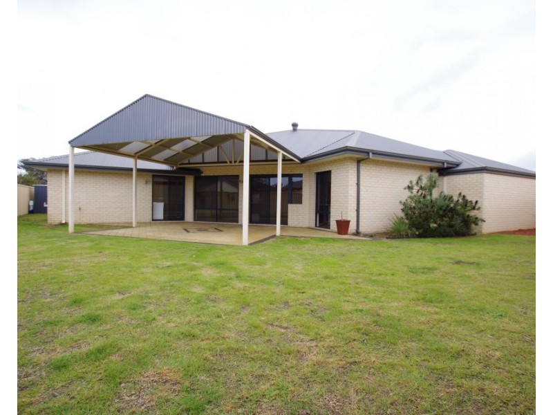 13 Tonkin Fairway, Dalyellup WA 6230