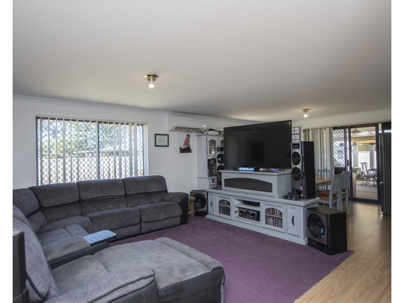 14 Whitley Place, Withers WA 6230