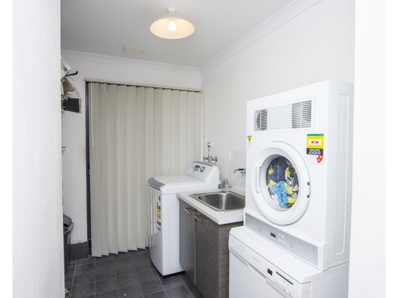 14 Whitley Place, Withers WA 6230