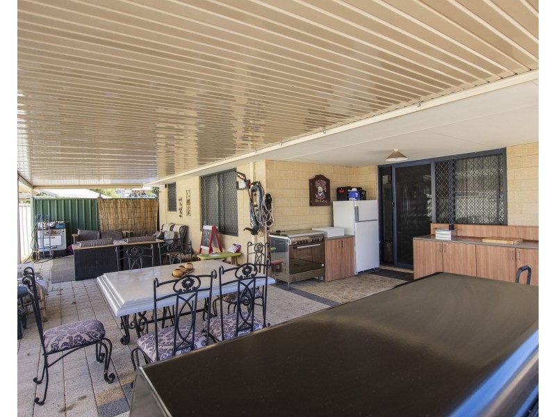 14 Whitley Place, Withers WA 6230