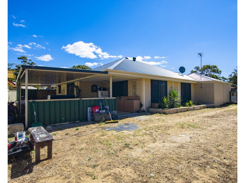 14 Whitley Place, Withers WA 6230