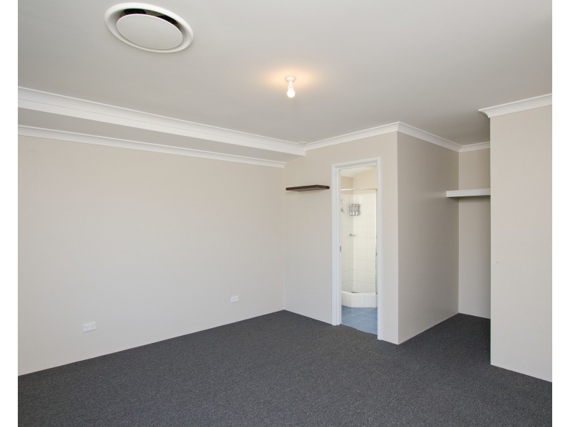 9 Chamberlain Grove, Millbridge WA 6232