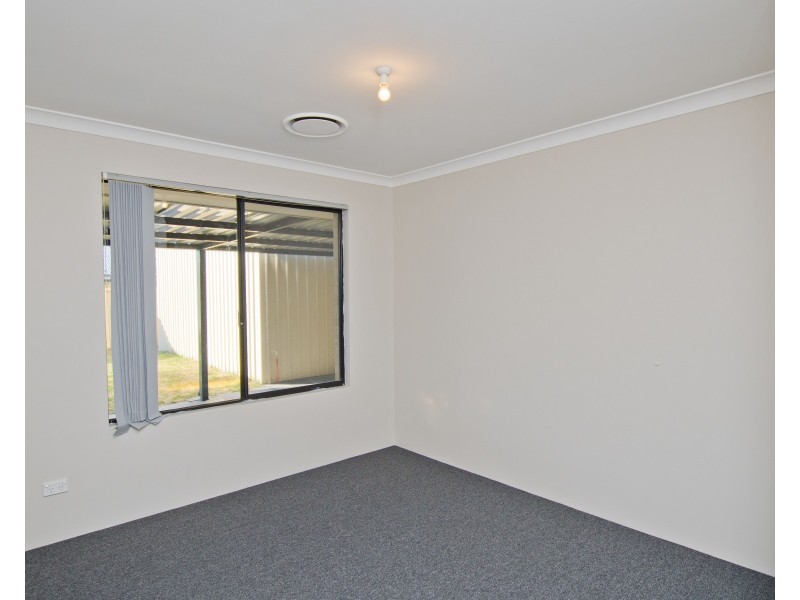 9 Chamberlain Grove, Millbridge WA 6232