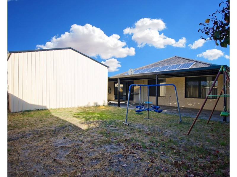 9 Chamberlain Grove, Millbridge WA 6232