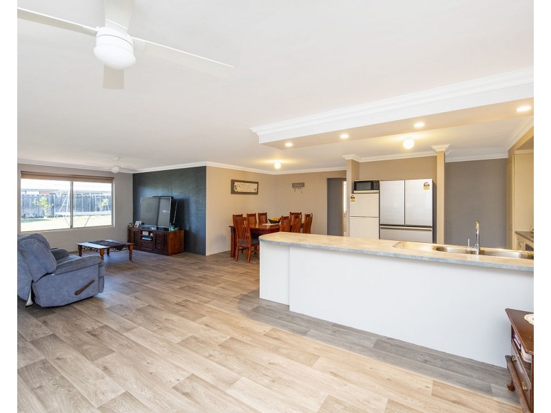 62 Macquarie Drive, Australind WA 6233