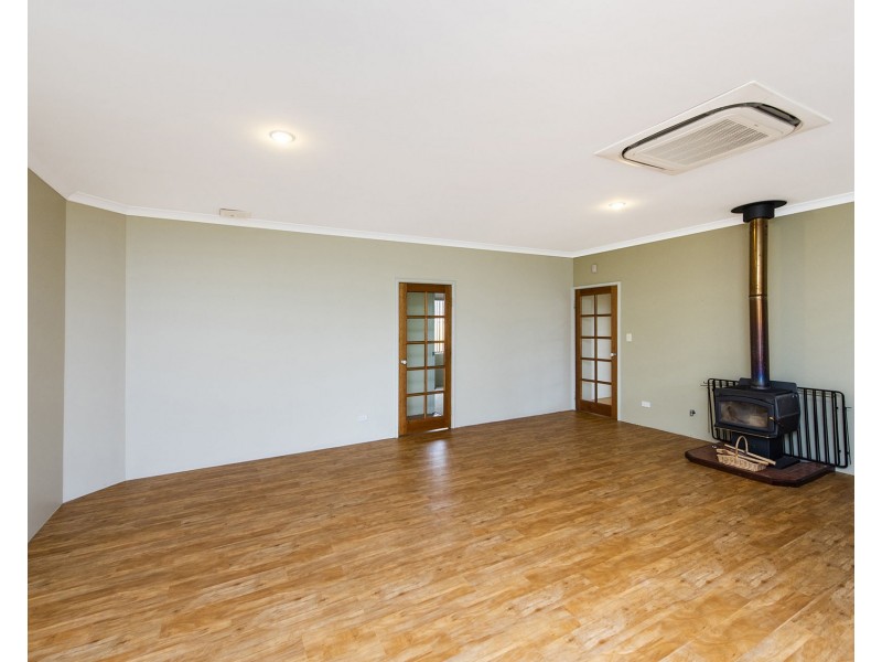 6 Carbine Loop, Millbridge WA 6232