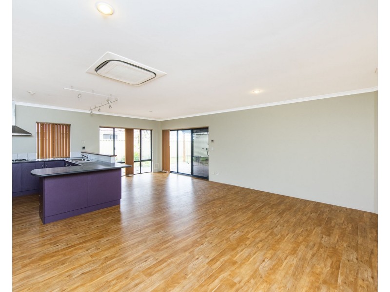 6 Carbine Loop, Millbridge WA 6232