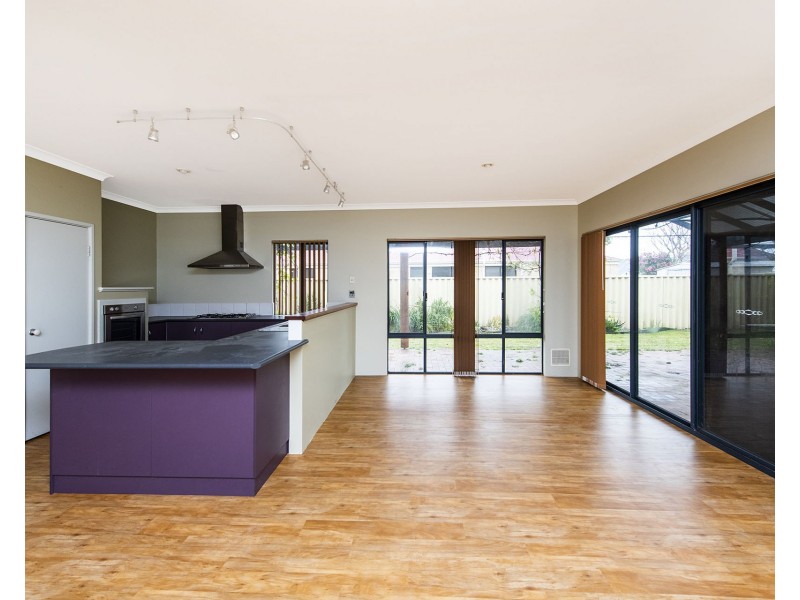 6 Carbine Loop, Millbridge WA 6232