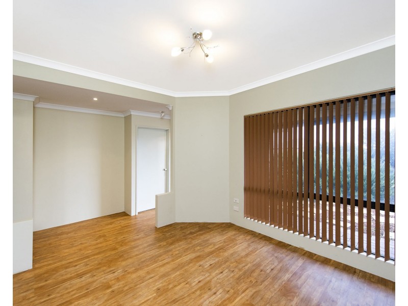 6 Carbine Loop, Millbridge WA 6232