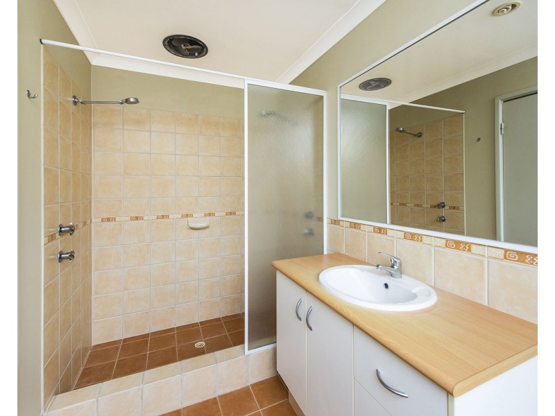 6 Carbine Loop, Millbridge WA 6232