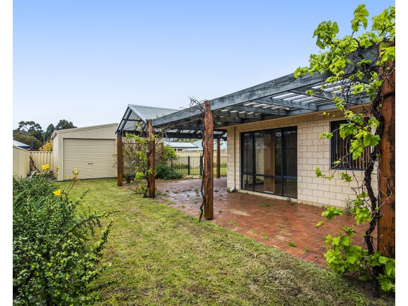 6 Carbine Loop, Millbridge WA 6232