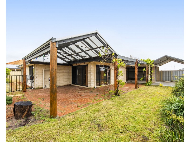 6 Carbine Loop, Millbridge WA 6232