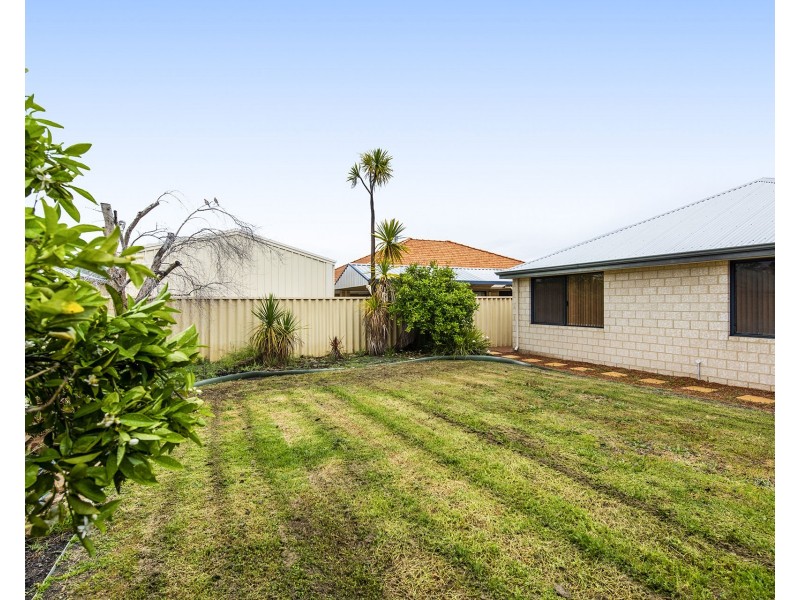 6 Carbine Loop, Millbridge WA 6232