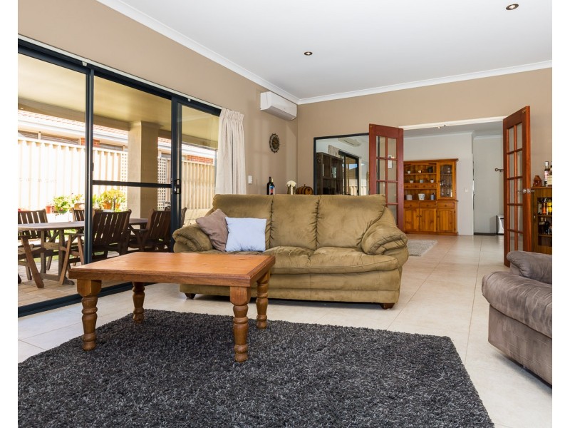 5 Batman Way, Dalyellup WA 6230