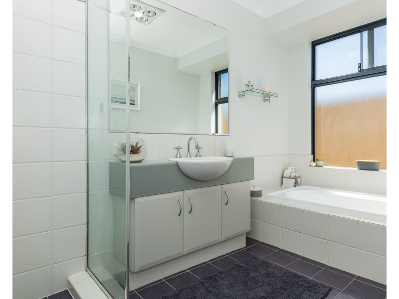 5 Batman Way, Dalyellup WA 6230