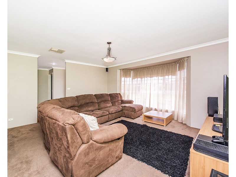 13 Claret Grove, Eaton WA 6232