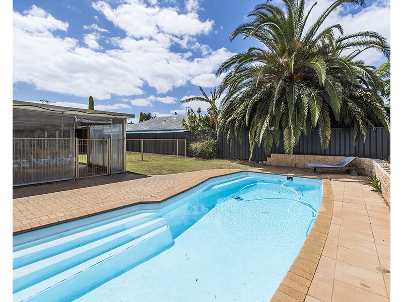 13 Claret Grove, Eaton WA 6232