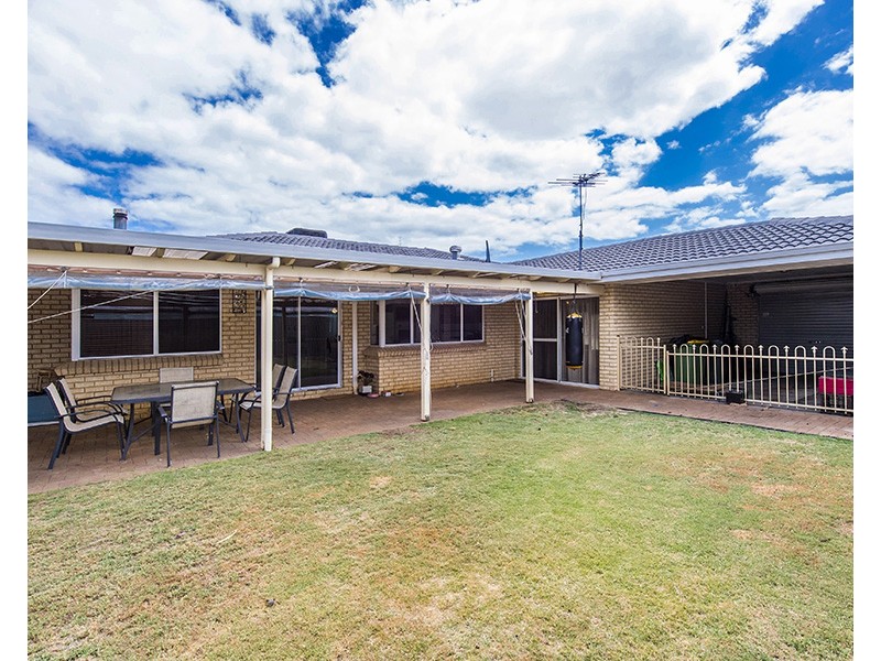 13 Claret Grove, Eaton WA 6232