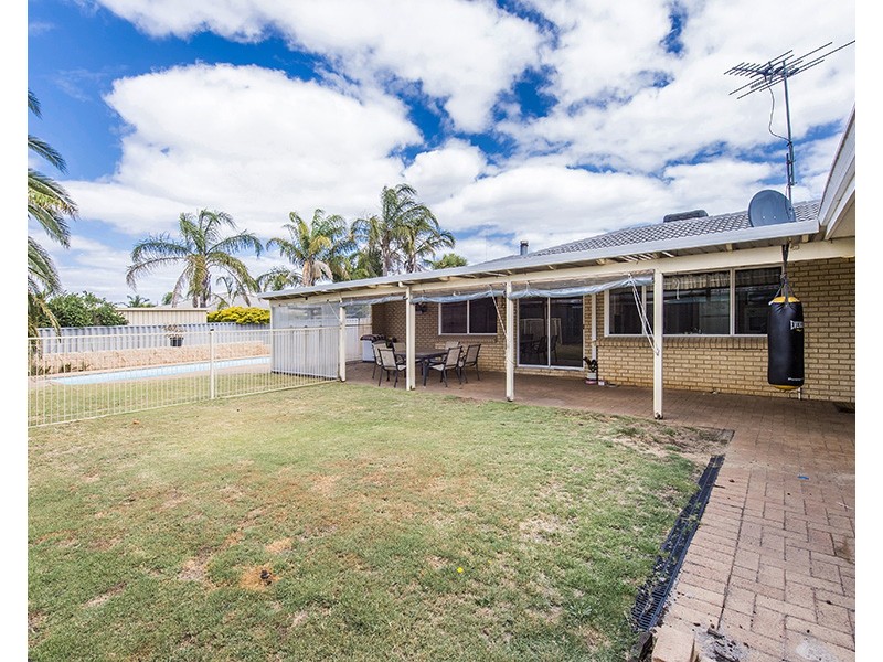 13 Claret Grove, Eaton WA 6232