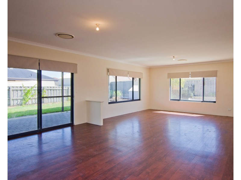 25 Kelston Way, Australind WA 6233