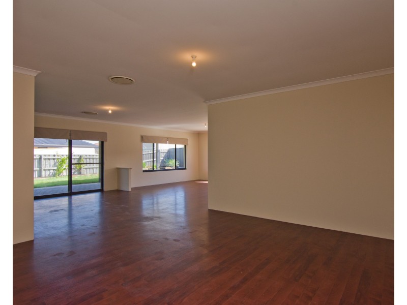 25 Kelston Way, Australind WA 6233