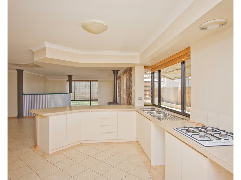 14 Dampier Street, Dalyellup WA 6230