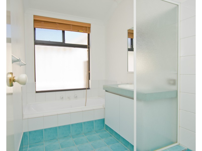 14 Dampier Street, Dalyellup WA 6230