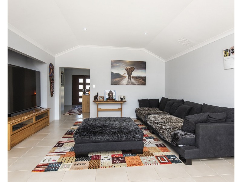 42 Nicolay Approach, Dalyellup WA 6230