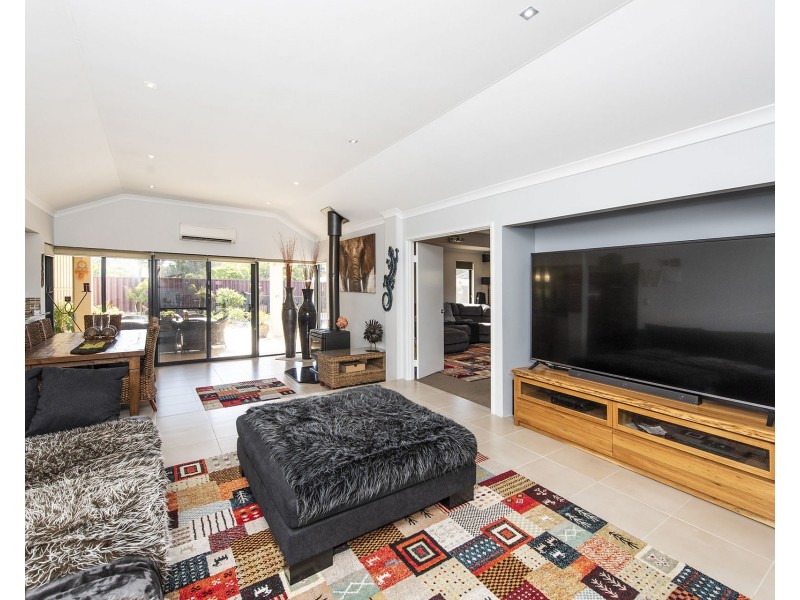 42 Nicolay Approach, Dalyellup WA 6230