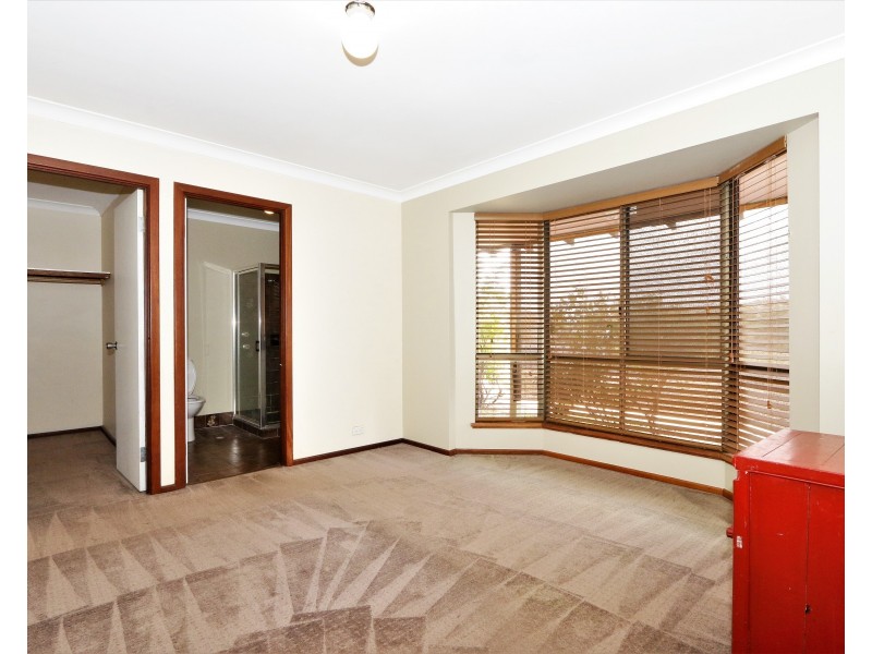 4 Warwick Place, Usher WA 6230