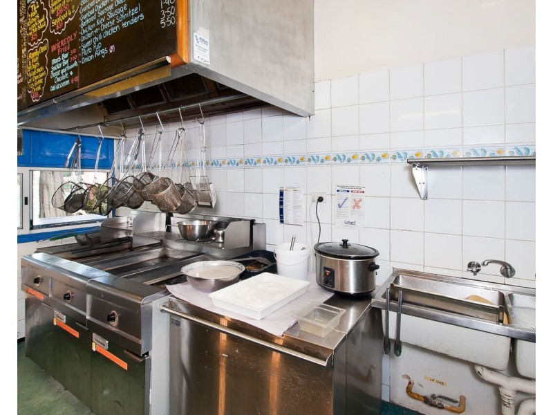 7 Caves Road, Abbey WA 6280