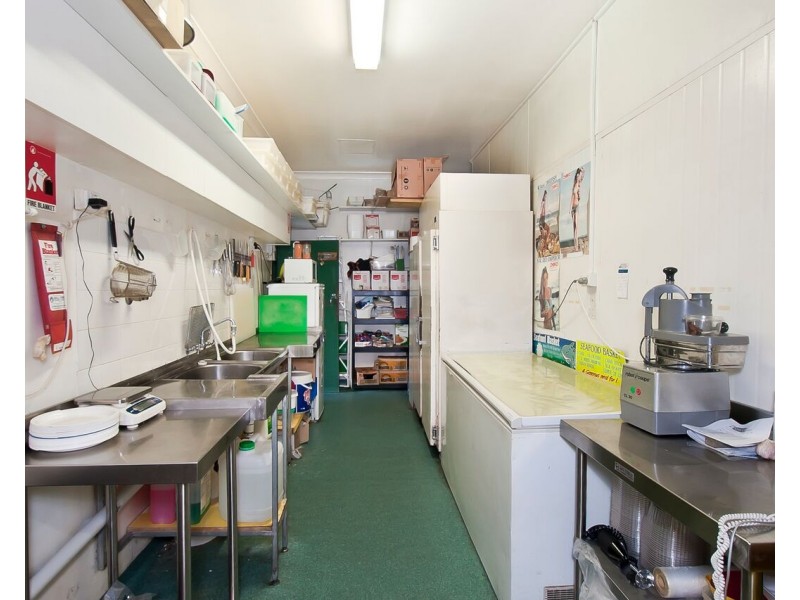 7 Caves Road, Abbey WA 6280