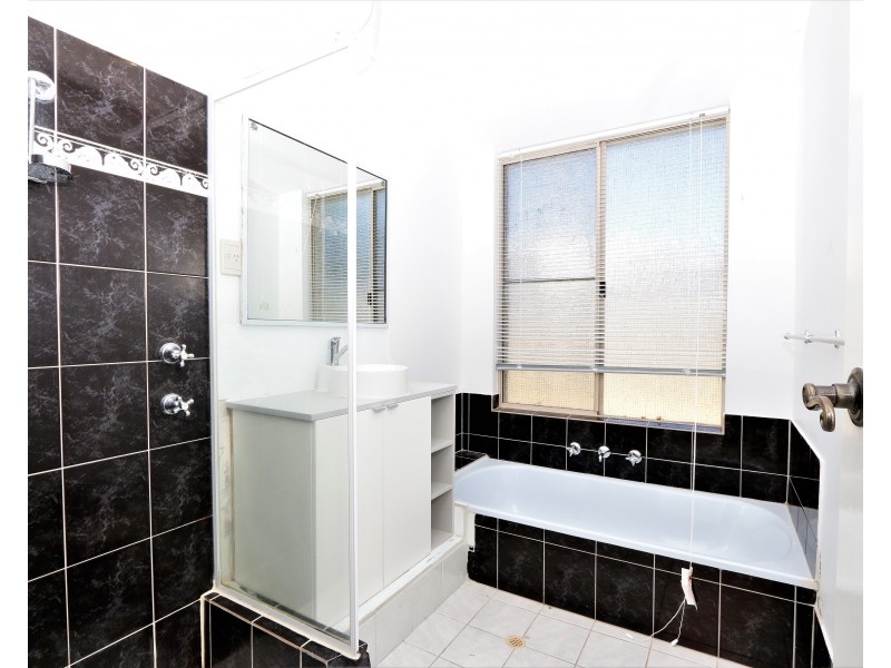 1  Nowland Court, Usher WA 6230