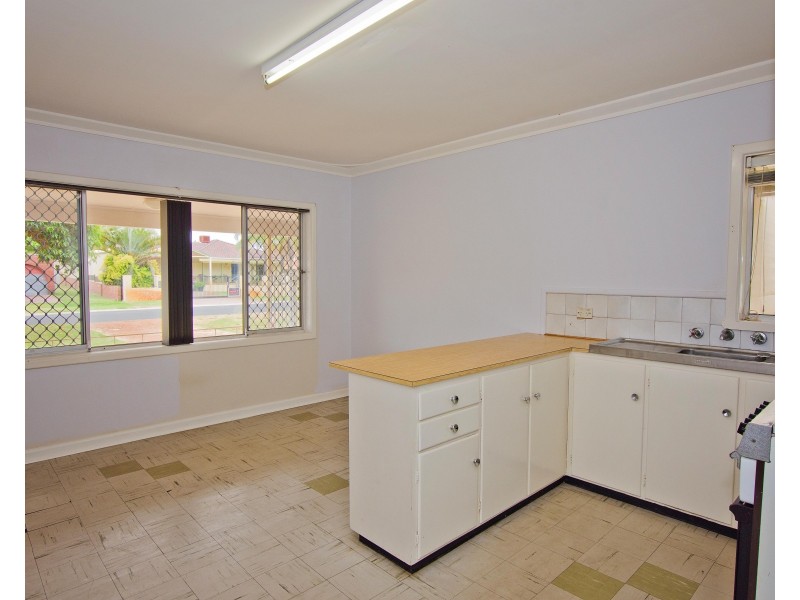 13 West Road, South Bunbury WA 6230